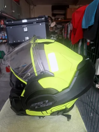 Casco Moto LS2 Negro y Amarillo