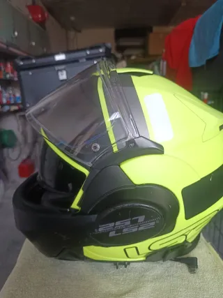 Casco Moto LS2 Negro y Amarillo