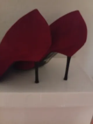 Zapatos de tacón rojos