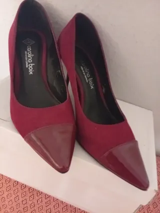 Zapatos de tacón rojos
