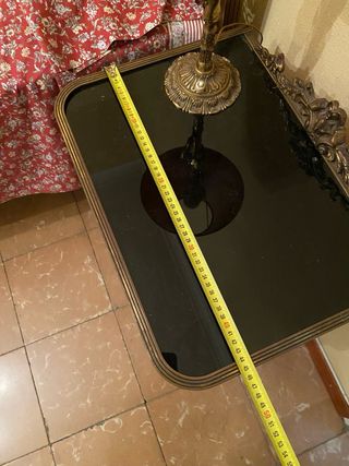 Cama comoda y mesita noche. Antiguo.