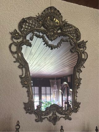 Espejo Antiguo Dorado con Marco Ornamentado