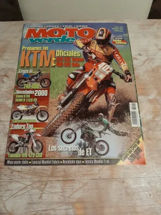 Revista de motos moto verde