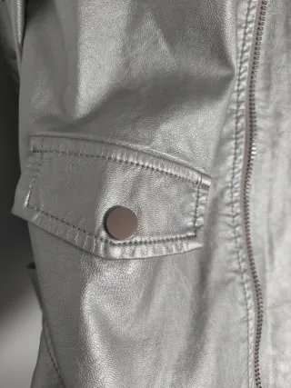 Cazadora polipiel Sfera bordada