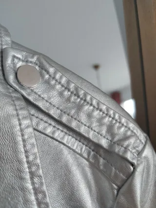 Cazadora polipiel Sfera bordada