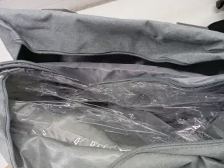 Bolsa de viaje impermeable gris