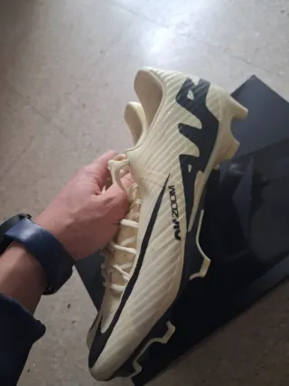 Botas de fútbol Nike .talla 42