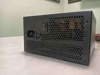 Fuente Alimentación Cooler Master 600W