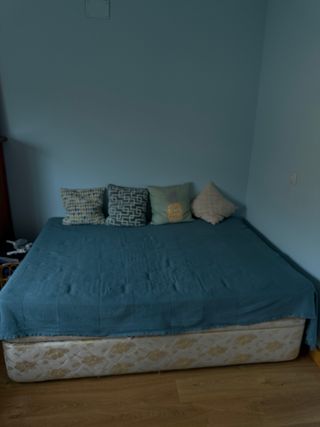 Colchón y canapé de tela