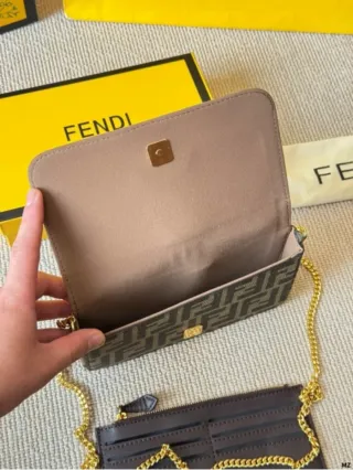 Borsa Fendi Roma in pelle marrone