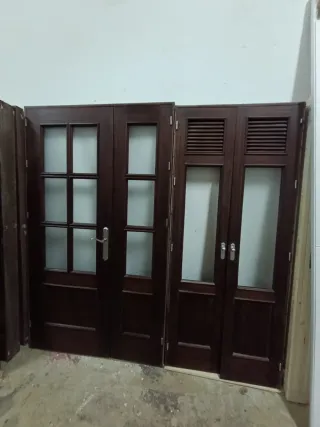 8 Puertas de Madera sapelly Oscura