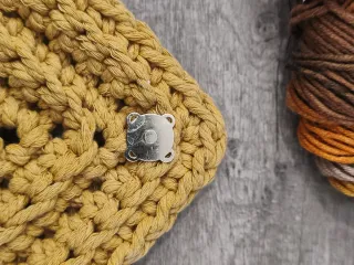 Pochette uncinetto macramè gialla