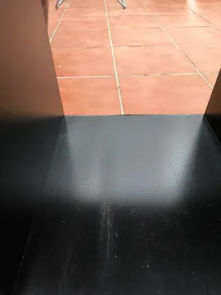 Mueble organizador negro y blanco