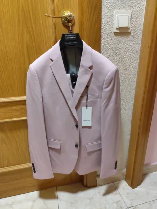 Traje LINDBERGH rosa sin estrenar