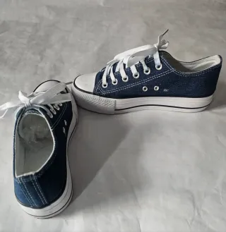 Zapatillas deportivas azul y blanco talla 39