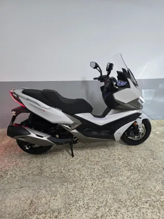 Kymco XCITING VS 400 Plata/Blanco