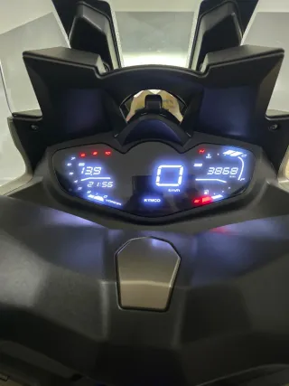 Kymco XCITING VS 400 Plata/Blanco