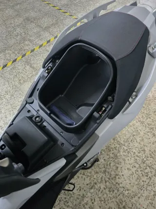 Kymco XCITING VS 400 Plata/Blanco