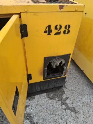 Grupo electrógeno uno de 40 kvi i 100 kvi