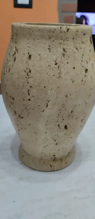 Vaso in travertino di Tivoli