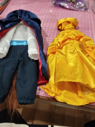 Pack Ropa Muñecas Bella y Bestia