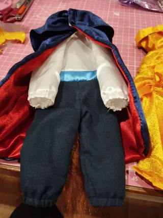 Pack Ropa Muñecas Bella y Bestia