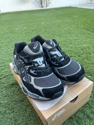 Asics Gel NYC Negro y Gris