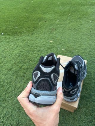 Asics Gel NYC Negro y Gris