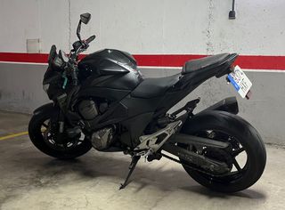 Kawasaki Z800e 2014 A2