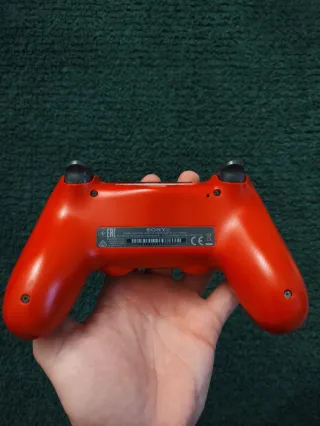 PS4 500GB Blanca + Mando Rojo