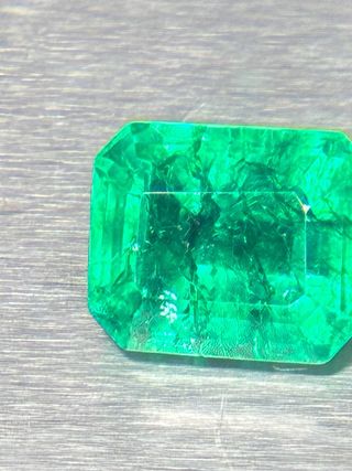 Esmeralda Colombiana 7.35ct Certificada