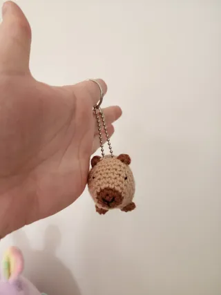 Porta-chaves capivara de croche