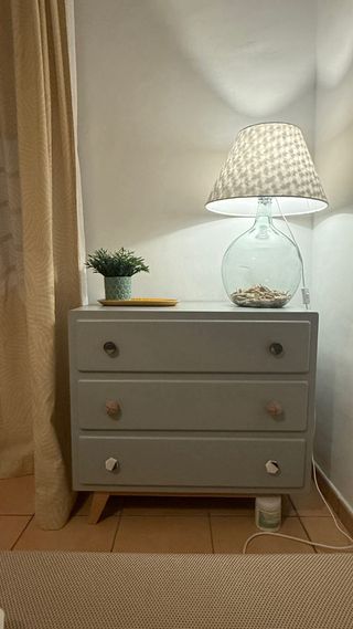 Cómoda 3 cajones madera con tiradores de zara home