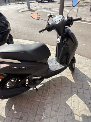 Moto Scooter Gris