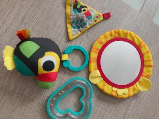 Gimnasio para bebé con arco y juguetes