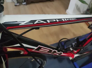 Bicicleta de carretera BH + rodillo