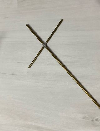 CRUZ DE METAL PARA NIÑO JESÚS / SANTO