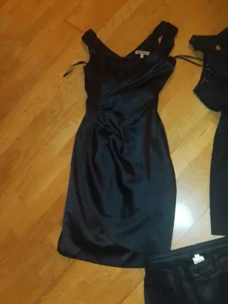 Pack de cuatr prendas Vestido negro,mono cortos