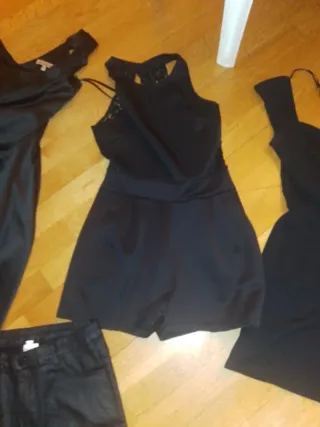 Pack de cuatr prendas Vestido negro,mono cortos