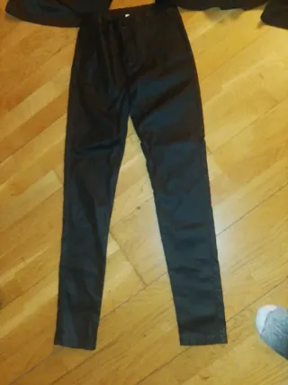 Pack de cuatr prendas Vestido negro,mono cortos