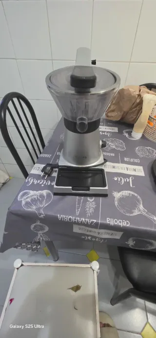 Exprimidor de cítricos eléctrico