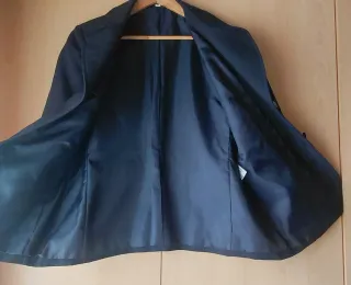 Blazer negro manga corta Talla 44.  Azul marino