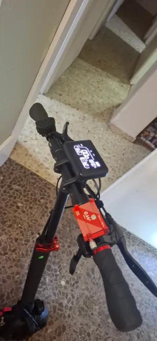 Patinete eléctrico negro