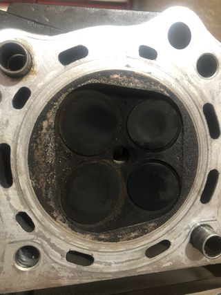 Culatas de Hyosung aquila GV650 completas 19000Km