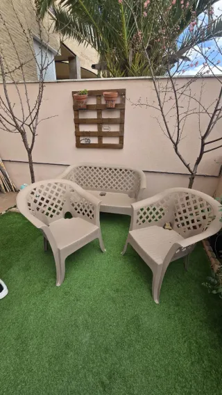 Conjunto Muebles Jardín de resina resistente  .