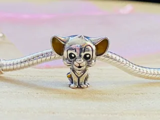 Charm | Simba El Rey León Disney