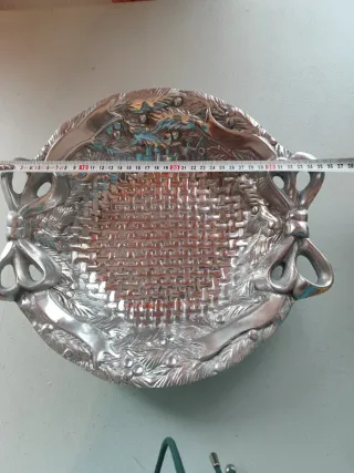 Centro frutero decorativo con asas