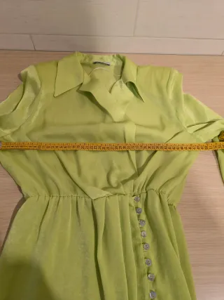 Vestido verde satinado