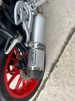 Yamaha MT125 Negra y Roja