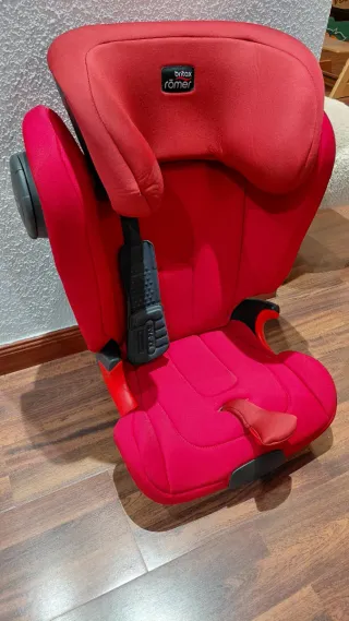 Silla coche Britax Römer FixKid Roja